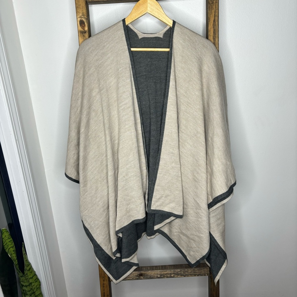 Fraas Tan Reversible Wrap One Size